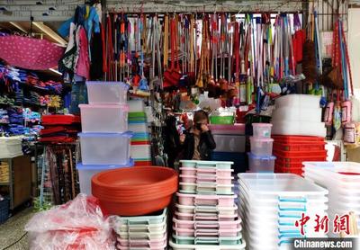 福州日用品批發市場有序復市 木材銷售逐步回暖